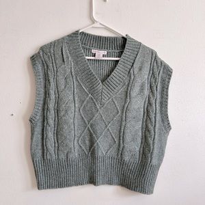 Sincerely Jules Green Knit Sweater Vest
Size Medium NEVER WORN $12